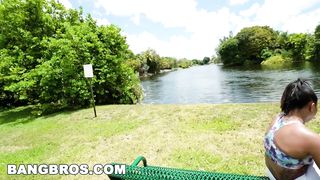 BANGBROS - Juicy Jazzy Pulled a Muscle and Ends Up on Bang Bus (bb15997)