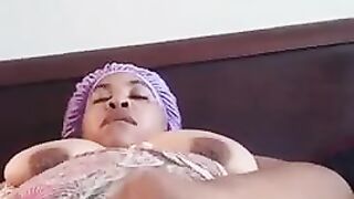 big beautiful woman Thickfaye Gratifying herself