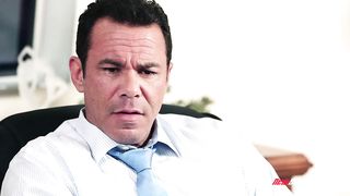 Skin Diamond Fucks her White Boss