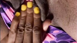 Black fingering cunt until that babe squirts