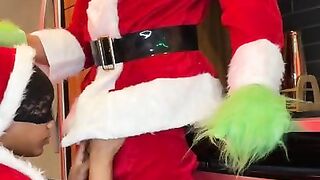 Mrs. Clause Bangs the Grinch Whilst Santa Was Away - Gifted Her A Squirting Climax for Christmas????