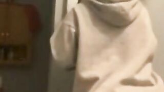 Chunky butt Instagram model let’s me jerk for her