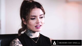 Fertility Doctor Fills His Client's Cunt With His Cum!