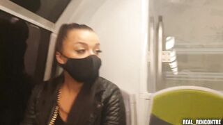 Touriste Ukrainienne Se Fait Baiser dans le educate Par two Inconnus: Squirt sur le quai et à l'hôtel !