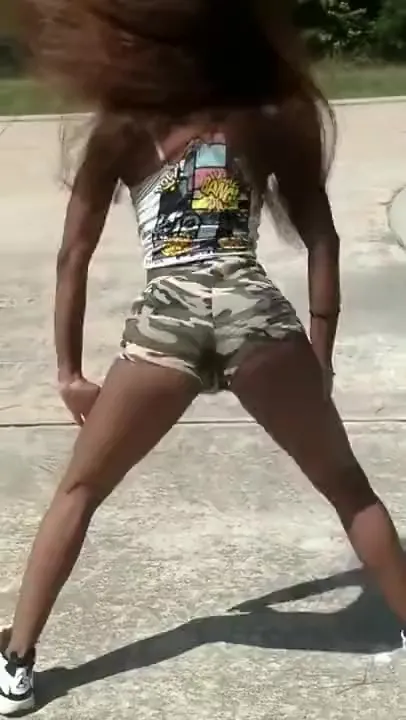 Teen Short Shorts - Free Black Teen Twerking Sexy Ass in Booty Shorts Pt. 2 Porn Video - Ebony 8