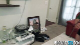 Slutty Housewife With Natural BIGGEST Titties Cheats On Spouse With Real Estate Agent (Ella Knox) - EstateSex