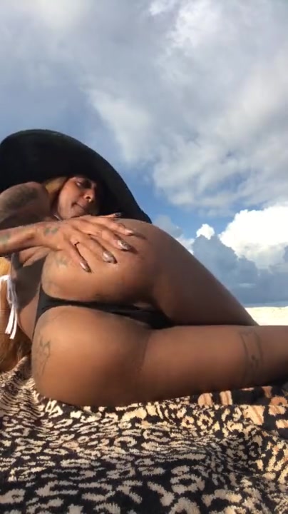 Anal Play On Beach - Free Anal Toy Play on Public Beach with Ebony Goddess Blac Harley Porn  Video - Ebony 8