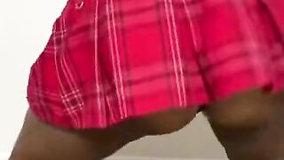 Large Butt Twerk Tease To Large Butt Twerk Bang
