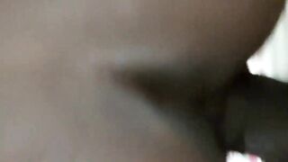 Conocí en la calle a una latin babe de enormes tetas y coño peludo y me lleve al motel