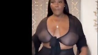 Afro IG big beautiful woman