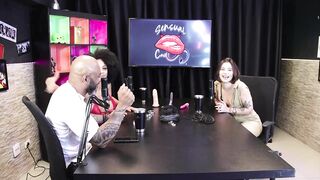 Honey shows her underware and wicked ebony woman shows her bazookas - Porpetane