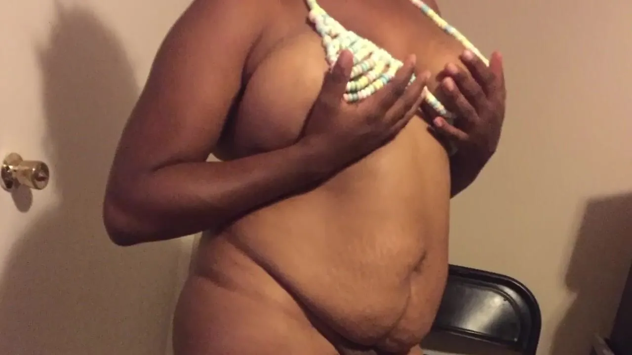 Free SHARED MY BLACK WIFE WITH MY HOMEBOY I SAT BACK AND WATCHED HER SUCK HIM SLOPPY COMMENT TO BE NEXT! Porn Video