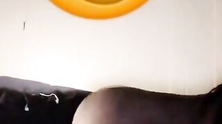 This Chab Told Bounce That Booty For Dad