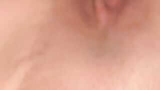 Beating the cunt up squirting session