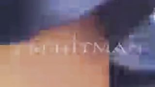 COLEGIALA EN TANGA SUBIENDO PUENTE