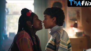 Sophie Wilde Lesbo Scene in Anything Now