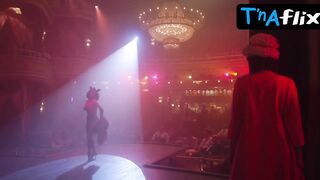 Lilin Belt Scene in The Gorgeous Mrs. Maisel