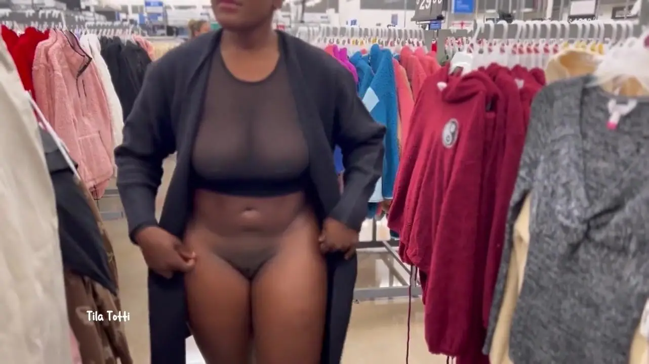Free Shopping With No Panties On and a Watch Throughout Shirt Porn Video -  Ebony 8
