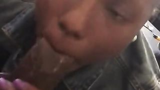 Pretty Ebony Quick Blowjob