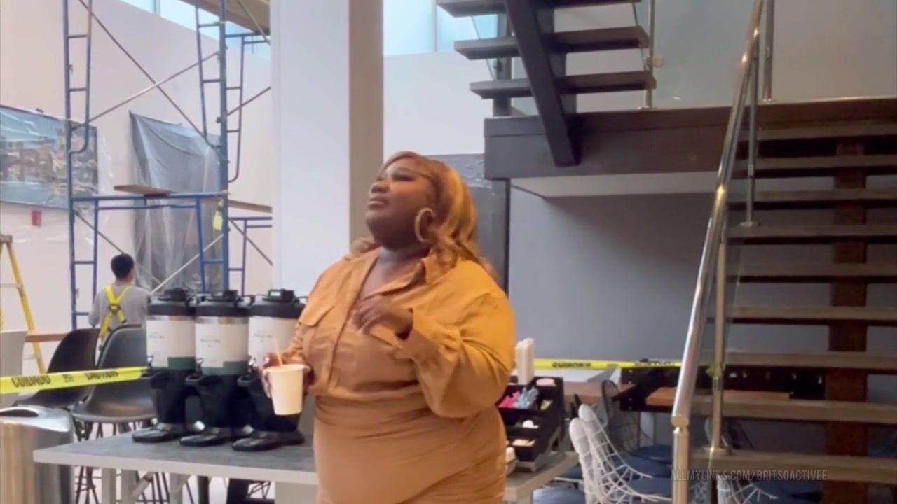Free Erotic Black big beautiful woman receptionist shows off all her  glamorous holes and makes her Cunt Squirt Porn Video - Ebony 8