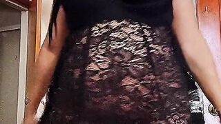 WEDNESDAY ADAMS MOMMY SQUIRTS on a rose toy AND PLAYS WITH HERSELF