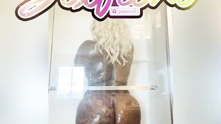 GIRLFRIEND MASTURBATES IN THE SHOWER IN FRONT OF THE WEBCAM with Sexfeene