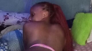 Shaking my large butt whilst my vagina is soaked ooow