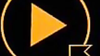 Teen beauty shaking butt