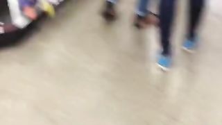 Thick Ebony Mom Candid in Walgreens