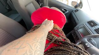 White Dude Makes a Thick Ebony Angel Squirt in the Car