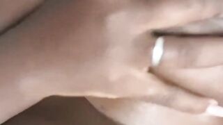 estoy ansiosa de meter mis enormes tetas en tu boca ( black latin babe large butt large titties )