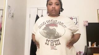 alt baddie shaking booty and stripping