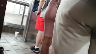 BIG BOOTY CANDID IN TIGHT DRESS