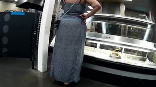 BIG BOOTY EBONY IN DRESS SHOWING OFF THAT ASS CANDID
