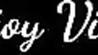 Shaking this large redbone butt for 'em