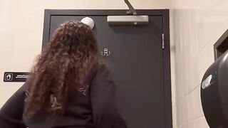 Teacher is back in Walmart Afresh