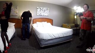 Gang Screw & Creampie! Maxine X Got Dicked By A Herd Of Males!