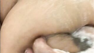 Shower with Large Tit Black Chick