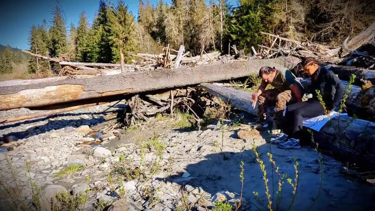 Free Simone Ryder has to run from a bear during the time that hiking and  ran right into Rick Ruff Porn Video - Ebony 8