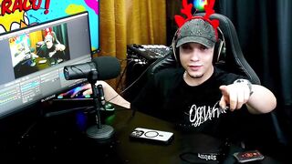 Psy Lunar got indeed concupiscent in the centre of the Podcast, this babe started fingering herself truly nicely, how delightsome! - Podcast Pápum no Barraco!