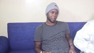 That babe deceives her spouse with her superlatively good ally and colleague from the office who came to visit her and ended up giving a kiss with him in front of her spouse. adultery in coaction