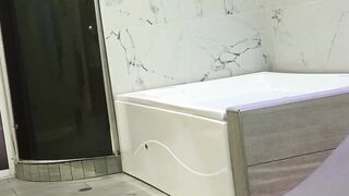 sex in the jacuzzi with the motel receptionist