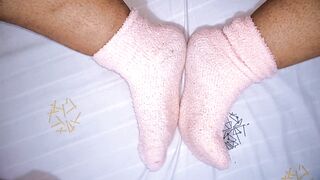 Black mother i'd like to fuck seduces u with her feet in unshaved nylons and then shows her cunt for u