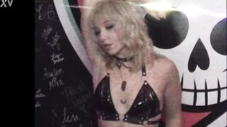 Pierced Honey Venus Rivers Widens Her Legs For A Creampie