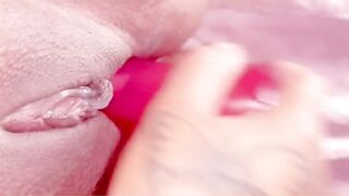 I love playing with my twat!