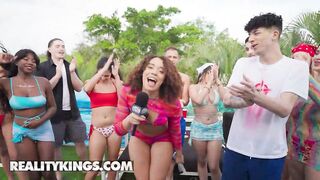 REALITY KINGS - Amari Anne Sucks, Rides, and Wins Large at a Rooftop Spring Break Bang Fest