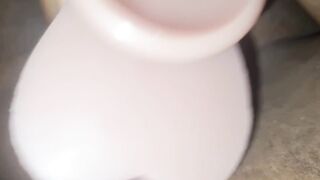 Squirting ebony beauty gets kinky