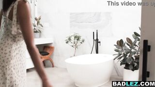 Skinny black realtor screw breasty lesbo mother I'd like to fuck client with ding-dong