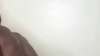 Black Hotty gives fun to her Snatch