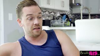 Step Sister's Taut Twat Stretched By Large Weenie S12:E9